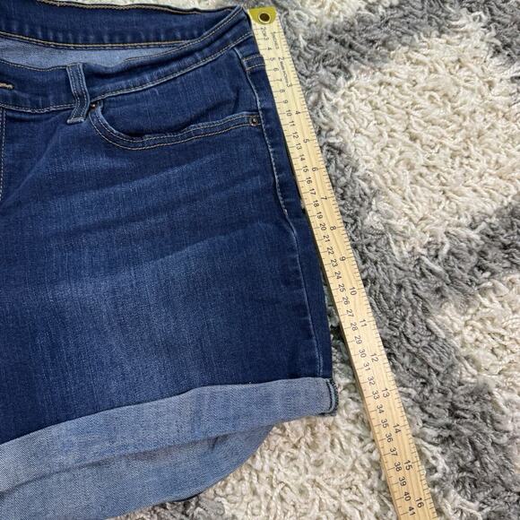 Levi's Womens Mid Rise‎ Stretch Cuffed Mid Length Shorts Size 32 | Cotton Blend - Picture 5 of 9